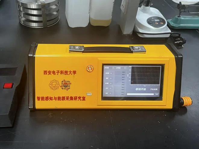 振弦采集仪：捕捉振动的科技魔法师，助力建筑安全与科学研究