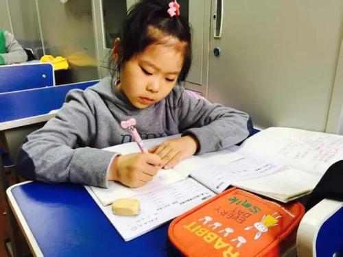 小学手上游戏,小学创意手上游戏集锦”