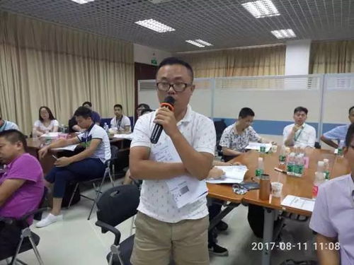 踩纸片游戏小班,小班幼儿踩纸片游戏体验